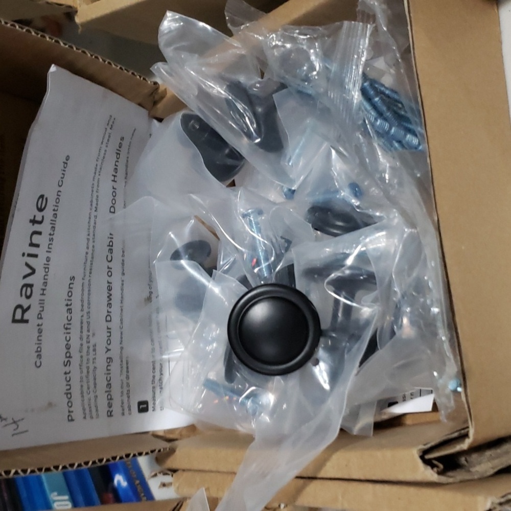 Cabinet knobs - Picture 10 of 15